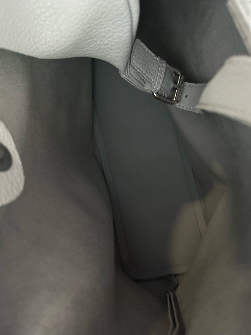 Minimalist Gray Leather Tote Bag - Sleek Everyday Shoulder Bag - Picture 5 of 5